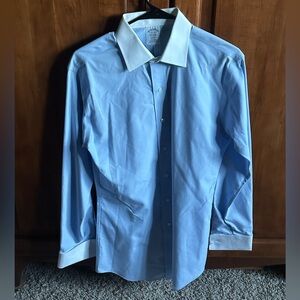 BROOKS BROTHERS 🐑 Men’s Blue & White Slimmer Fit French Cuff Shirt - 15H/33